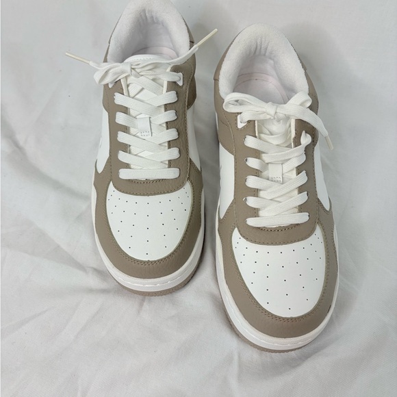 NEW! ALO sneakers sz 8.5 Recovery Mode Women's Sneakers - Picture 9 of 13